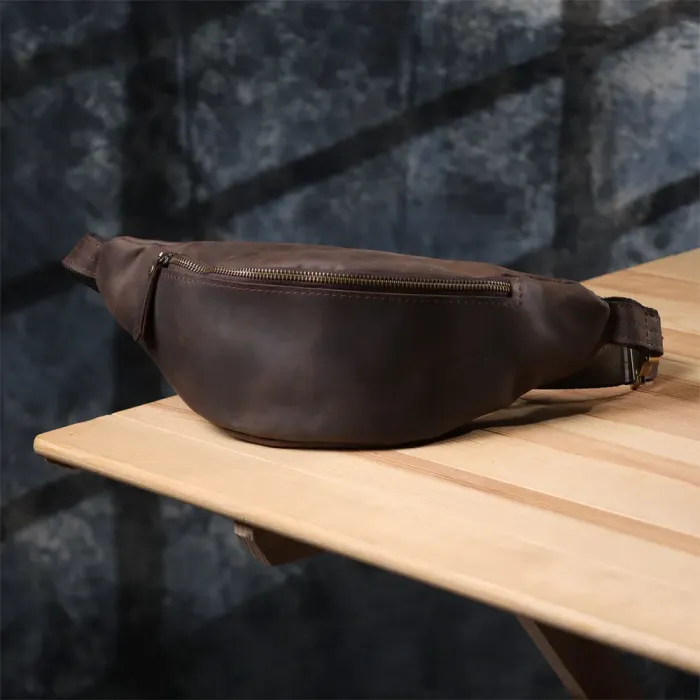 Добротна сумка бананка для чоловіків з натуральної шкіри вінтажної Shvigel 23139 Коричневий