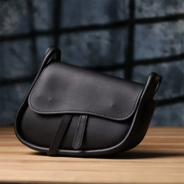 Жіноча сумка сідло з якісної екошкіри Vintage 15128 Чорний
