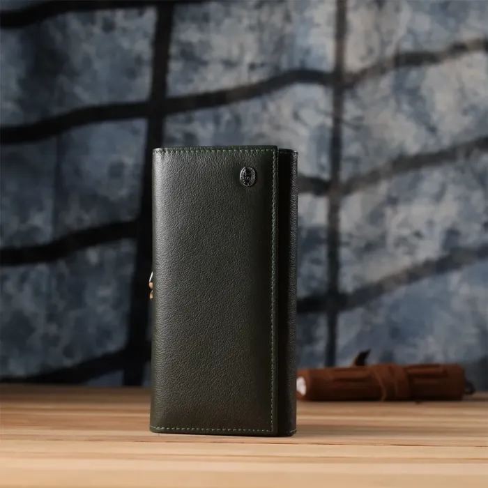 Місткий жіночий гаманець на магнітах із натуральної шкіри ST Leather 23115 Зелений