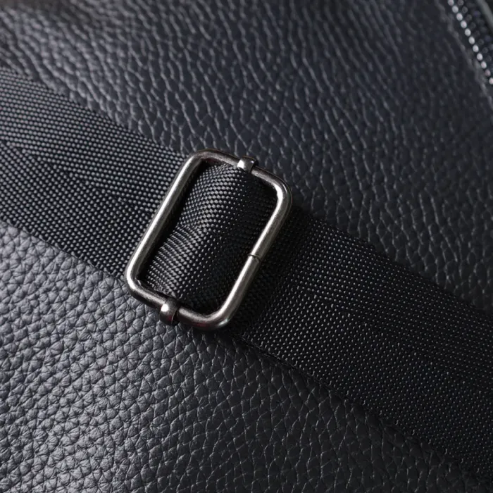 Чоловіча сумка месенджер із зернистої натуральної шкіри Shvigel 22847 Чорна