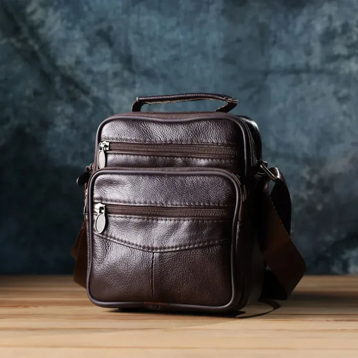 Невелика вертикальна сумка з ручкою для чоловіків з натуральної шкіри Vintage 22865 Коричневий