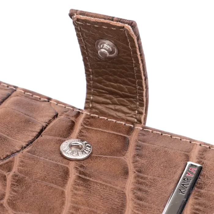 Місткий чоловічий гаманець з натуральної шкіри KARYA 22854 Коричневий