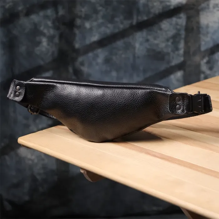 Зручна сумка бананка для чоловіків із зернистої натуральної шкіри Shvigel 23136 Чорний