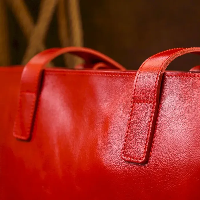 Яркая женская сумка-шоппер из натуральной кожи Shvigel 16366 Красный