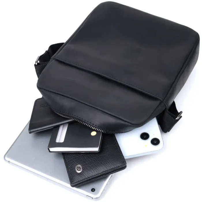 Чоловіча сумка через плече з матової шкіри Shvigel 22848 Чорна