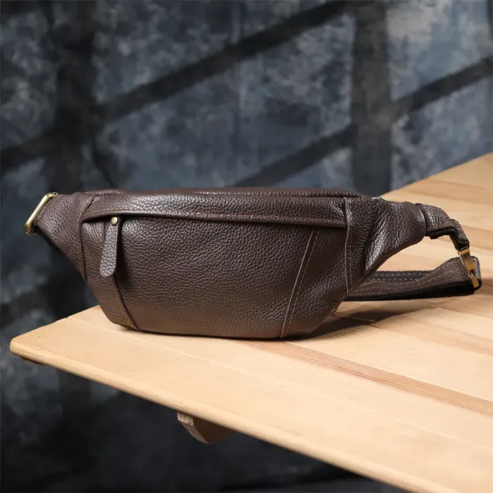 Сумка-бананка для чоловіків з натуральної зернистої шкіри Shvigel 23128 Коричневий