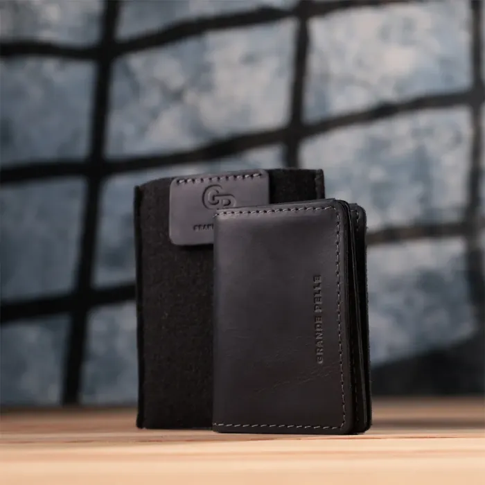 Чудова обкладинка на автодокументи у вінтажній шкірі GRANDE PELLE 22872 Чорний