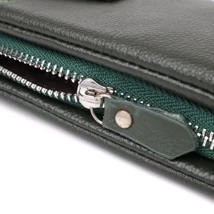 Стильний гаманець для жінок з відділенням під телефон ST Leather 23103 Зелений