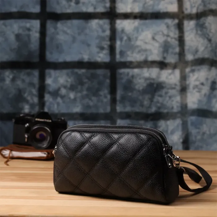 Стильна сумка прошита ромбами з натуральної шкіри Vintage 22930 Чорний