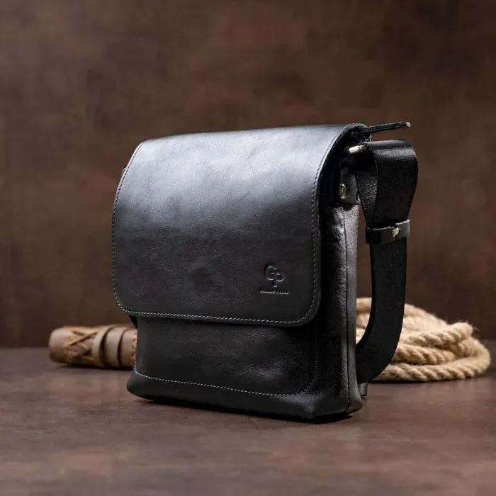 Сумка месенджер у гладкій шкірі GRANDE PELLE 11333 Чорна