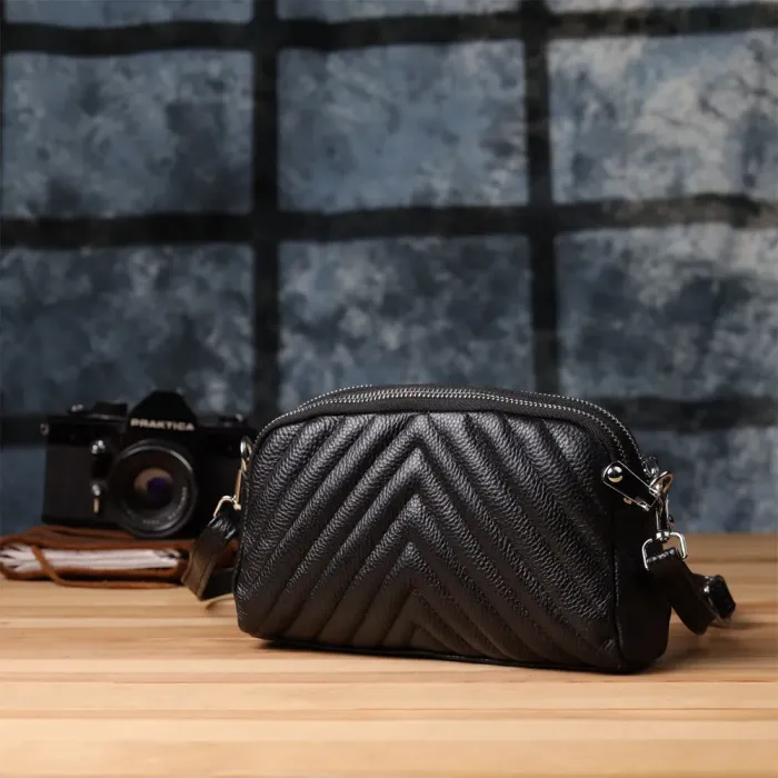 Стильна сумка прошита трикутниками із натуральної шкіри Vintage 22909 Чорний