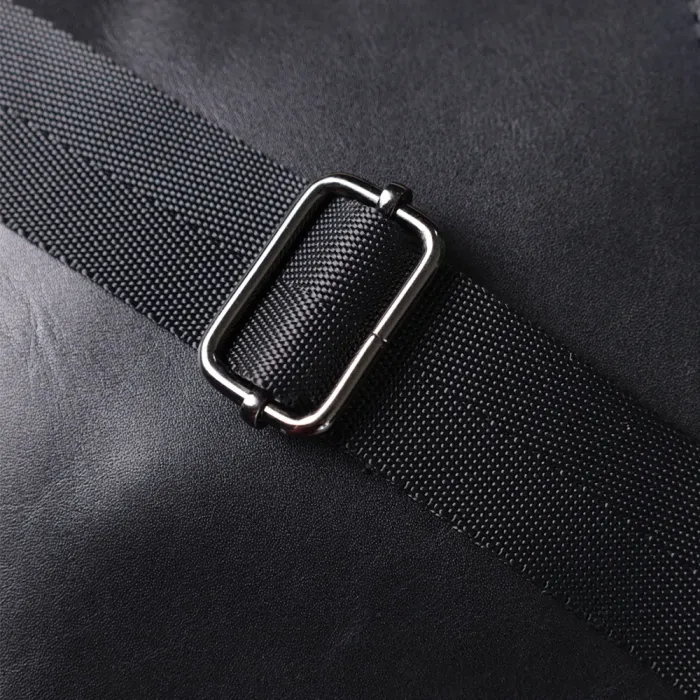 Сумка для чоловіків через плече із глянсової натуральної шкіри Shvigel 22849 Чорна