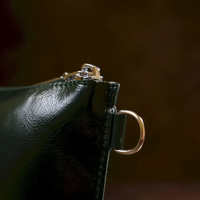 Практична шкіряна косметичка для жінок Shvigel 16411 Зелений