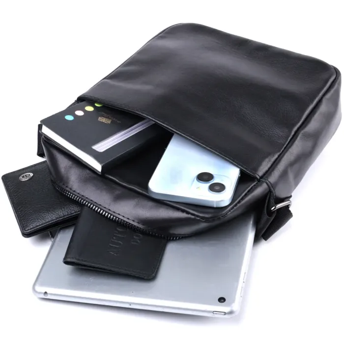 Сумка для чоловіків через плече із глянсової натуральної шкіри Shvigel 22849 Чорна