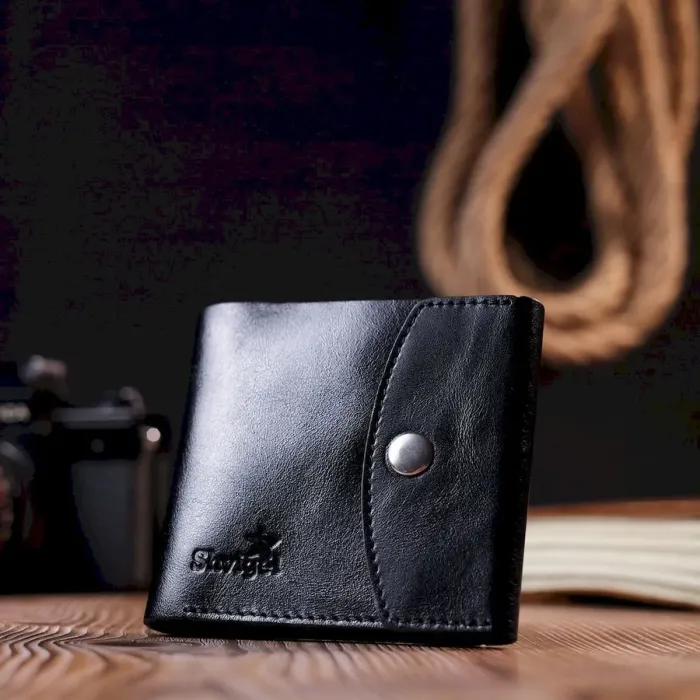 Чоловічий глянсовий шкіряний портмоне Shvigel 16617 Чорний