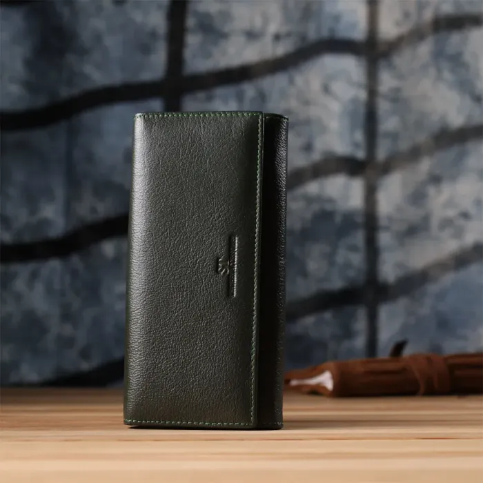 Стильний гаманець у два складення з натуральної шкіри ST Leather 23066 Зелений