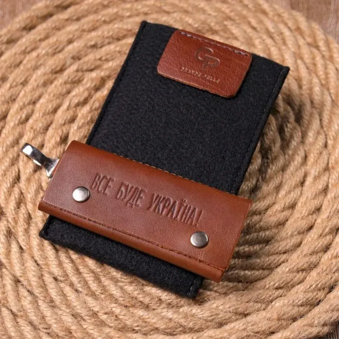 Добротна ключниця в глянцевій шкірі Україна GRANDE PELLE 16722 Світло-коричнева