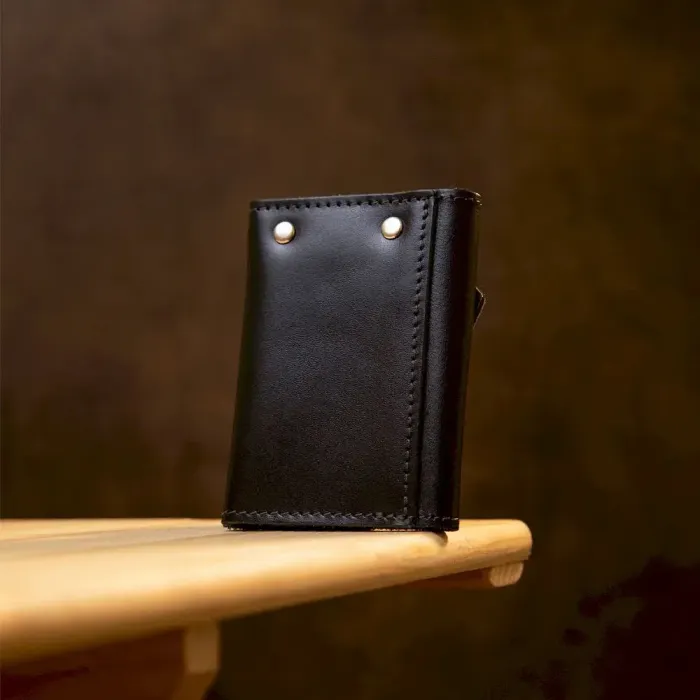 Добротна шкіряна ключниця GRANDE PELLE 11354 Чорний