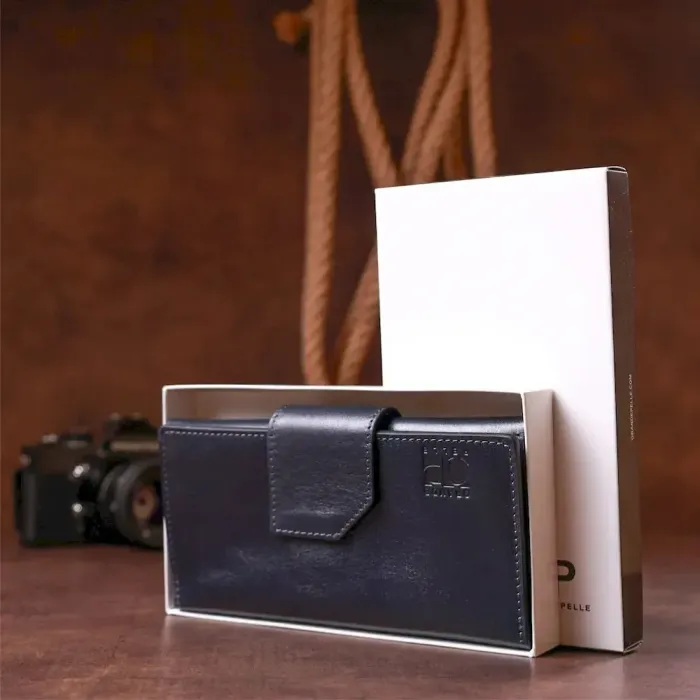 Добротний вертикальний клатч унісекс на хлястиці з магнітом GRANDE PELLE 11221 Синій