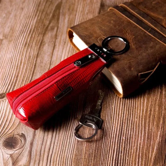 Фактурна практична ключниця KARYA 20934 шкіряна Червоний