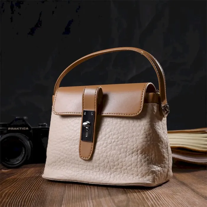 Фактурная сумка кросс-боди из натуральной кожи 22131 Vintage Молочная