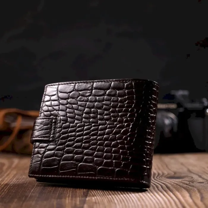 Фактурний чоловічий горизонтальний гаманець із натуральної шкіри з тисненням під крокодила BOND 22009 Коричневий