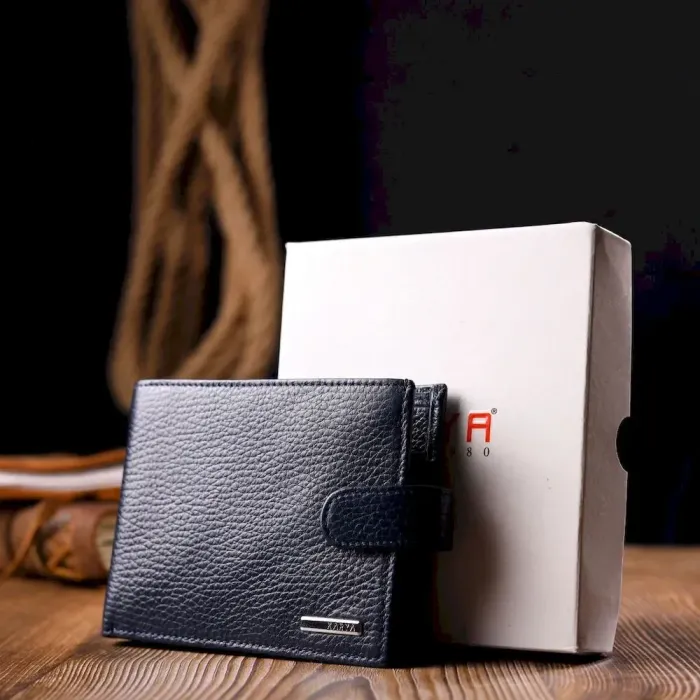 Горизонтальне чоловіче портмоне з хлястиком із натуральної шкіри KARYA 21085 Синій