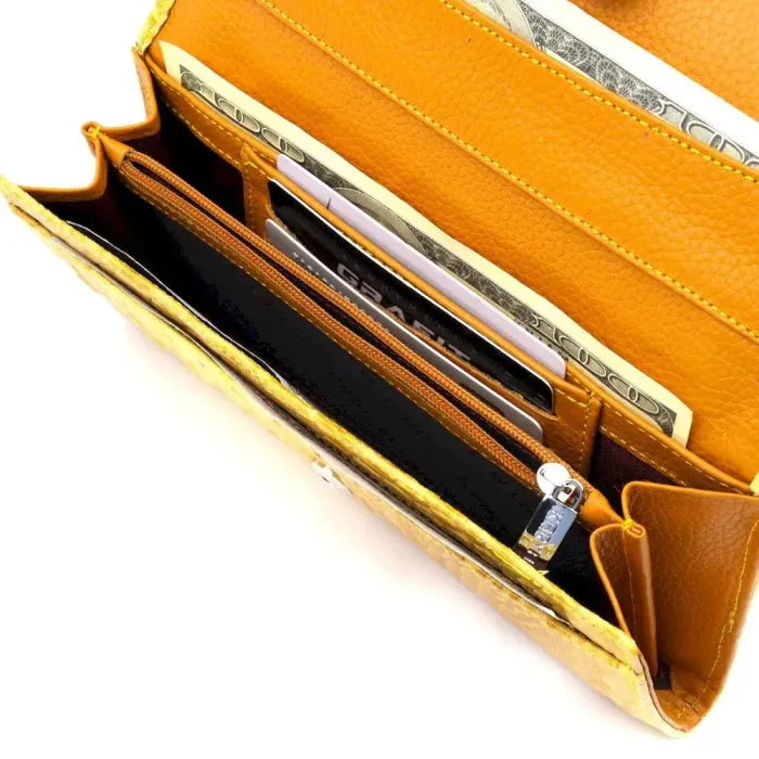 Горизонтальний жіночий гаманець із клапаном із фактурної шкіри під крокодила KARYA 21108 Жовтий