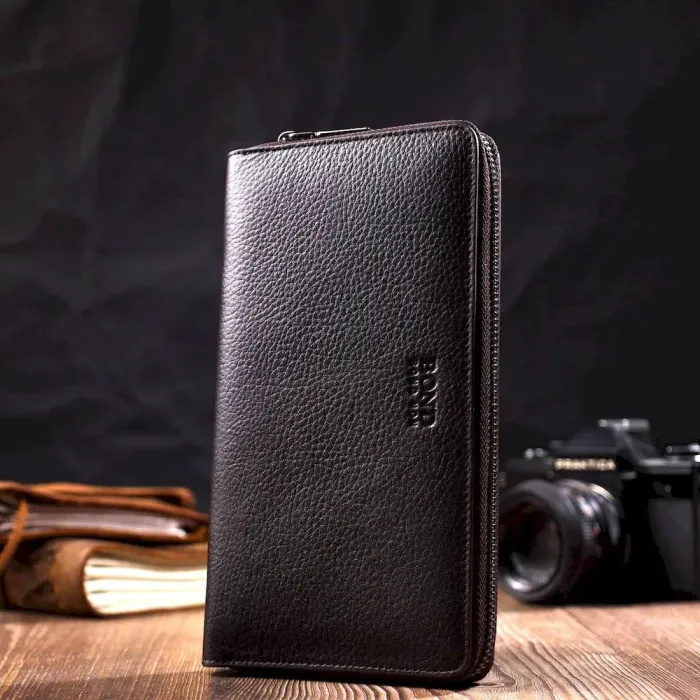 Интересный мужской клатч с одним отделением из натуральной кожи BOND 22032 Коричневый