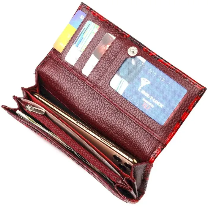 Цікавий жіночий гаманець з натуральної лакованої шкіри з тисненням під змію CANPELLINI 21656