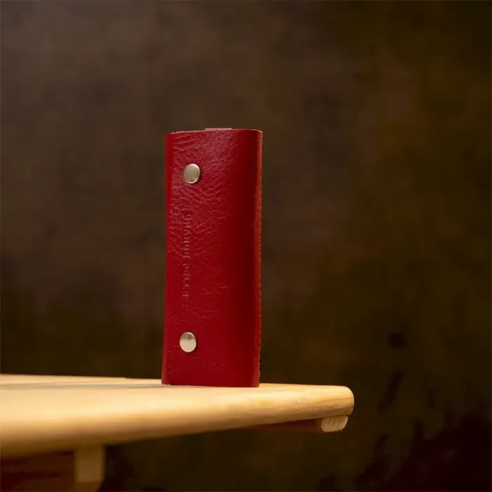 Яркая кожаная ключница GRANDE PELLE 11353 Красный