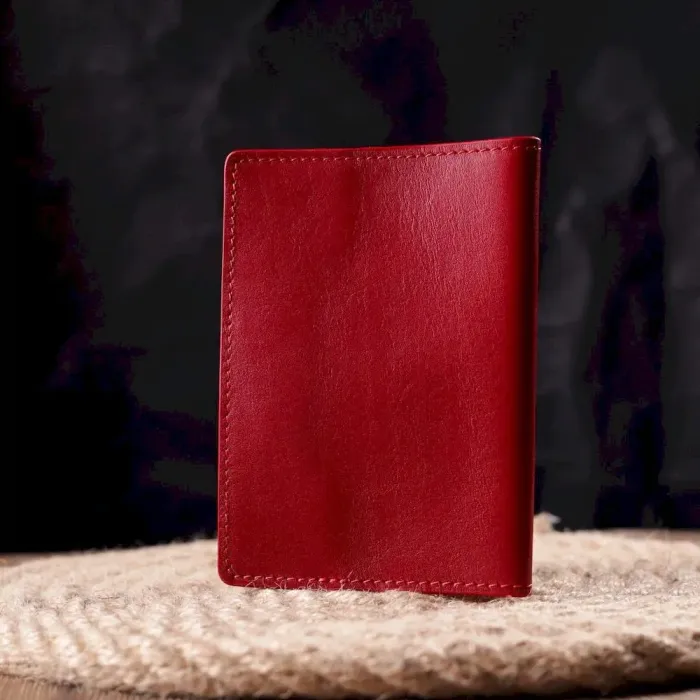 Яскрава шкіряна обкладинка на паспорт Карта GRANDE PELLE 16775 Червона