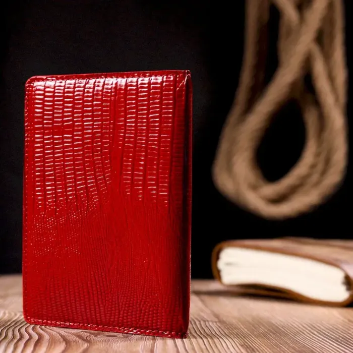 Яркая обложка на паспорт из фактурной кожи KARYA 20915 Красный