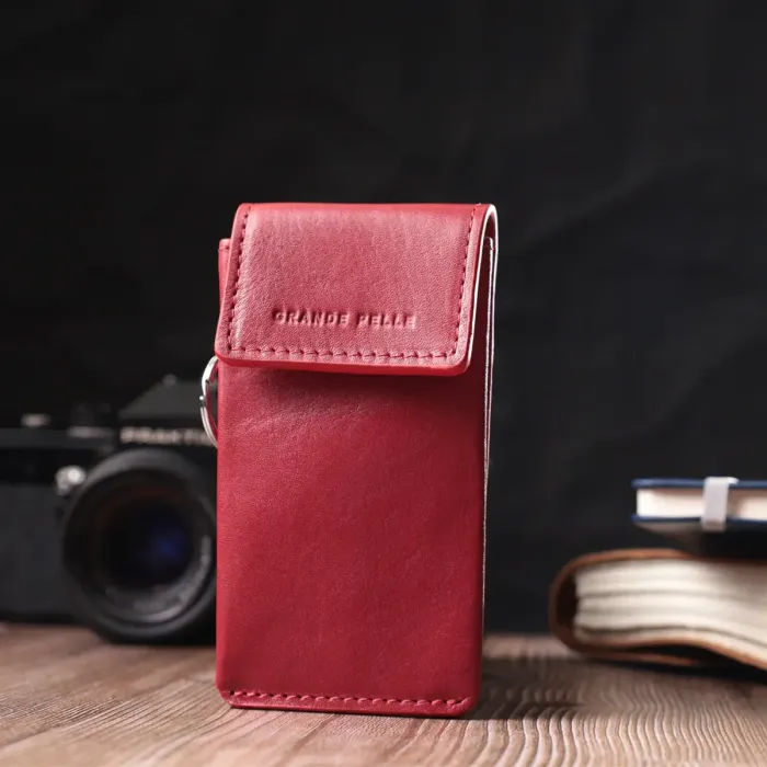 Яскрава жіноча ключниця футляр із натуральної шкіри GRANDE PELLE 22569 Червоний