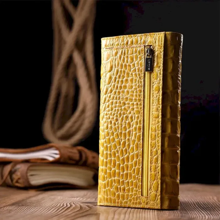 Яркий горизонтальный кошелек из натуральной кожи с тиснением под крокодила KARYA 21174 Желтый