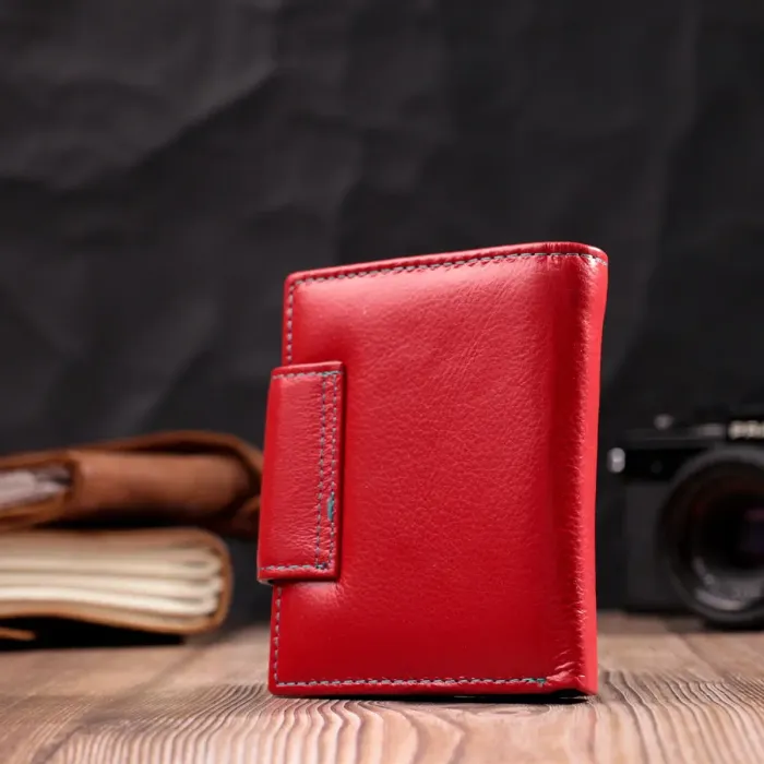 Яскравий шкіряний гаманець для жінок з цікавою монетницею ST Leather 19448 Червоний