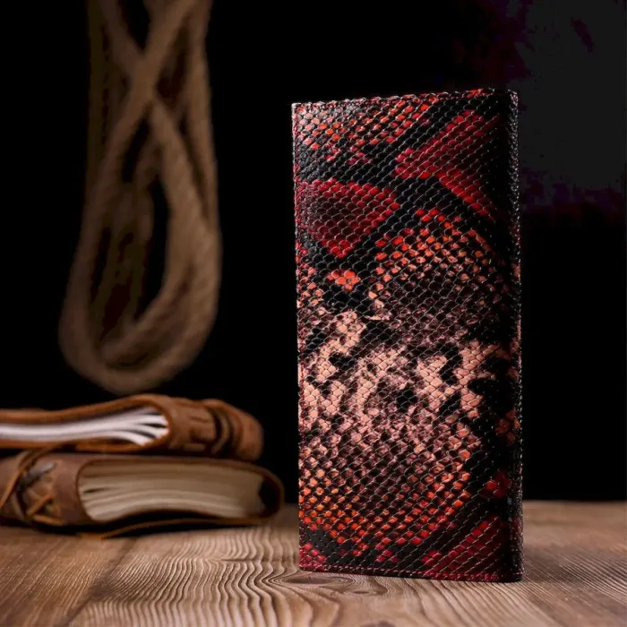 Яркий женский горизонтальный кошелек из натуральной кожи под рептилию KARYA 21092 Красный