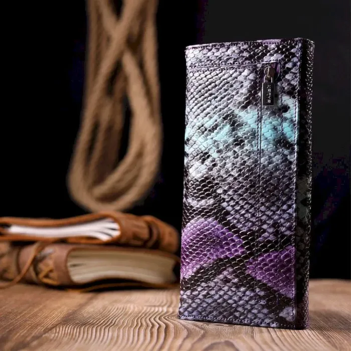 Яскравий жіночий гаманець з клапаном із фактурної шкіри під рептилію KARYA 21109 Фіолетовий