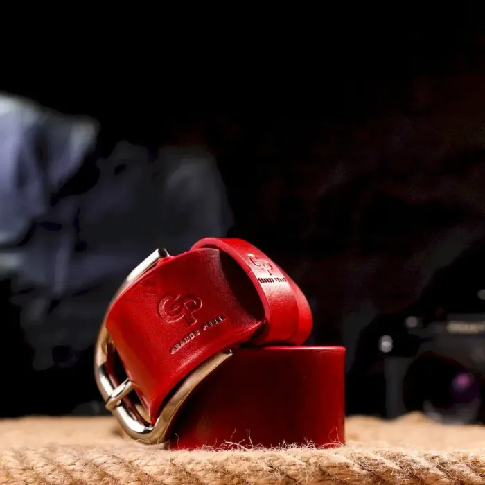 Яскравий жіночий ремінь із натуральної шкіри Grande Pelle 21475 Червоний