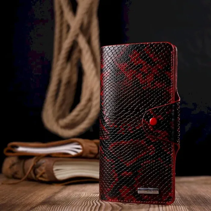 Яркое женское портмоне из натуральной фактурной кожи под змею KARYA 21003 Красный