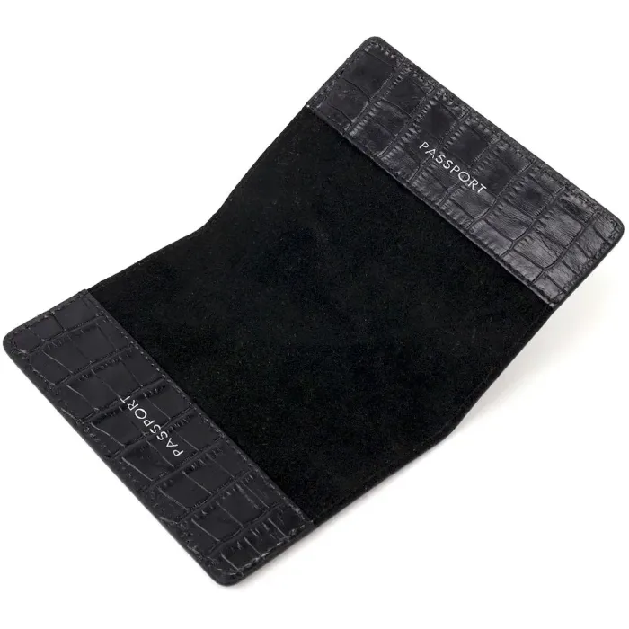 Классическая обложка на паспорт из фактурной кожи под рептилию KARYA 20927 Черный
