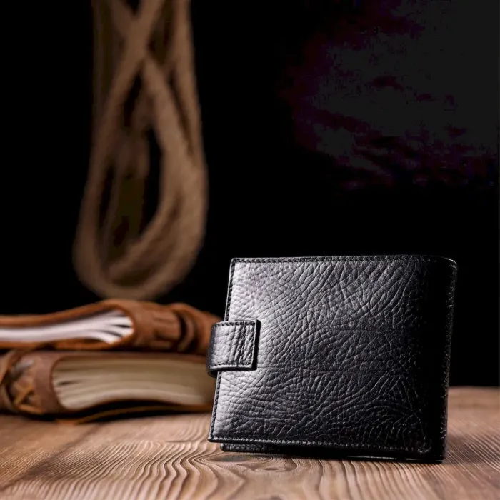 Классический мужской кошелек с хлястиком из натуральной кожи KARYA 21077 Черный