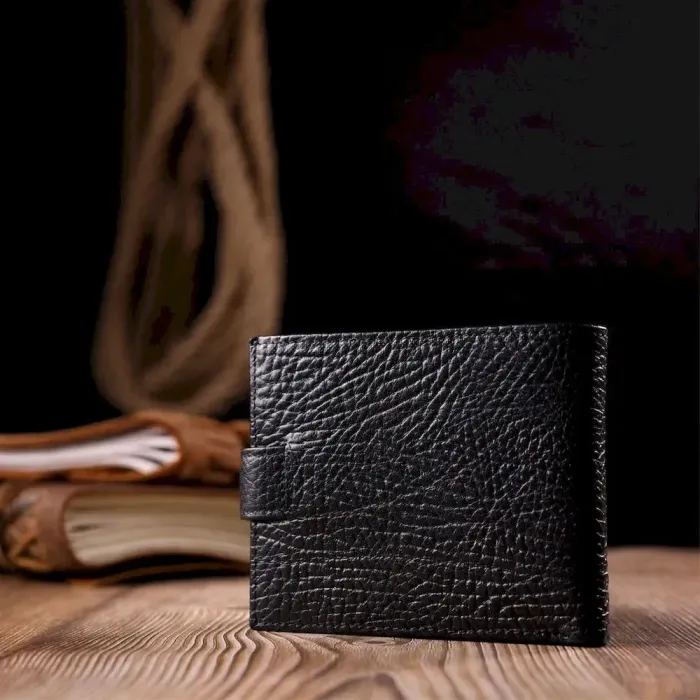 Класичний чоловічий гаманець з хлястиком із натуральної шкіри KARYA 21079 Чорний