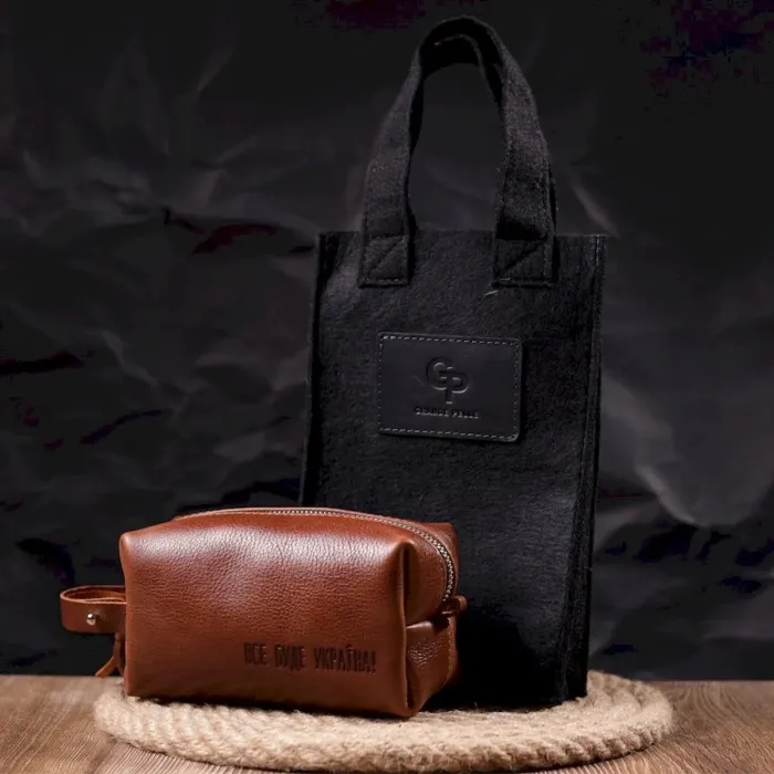 Компактна косметичка із гладкої шкіри на блискавці Україна GRANDE PELLE 16763 Світло-коричнева