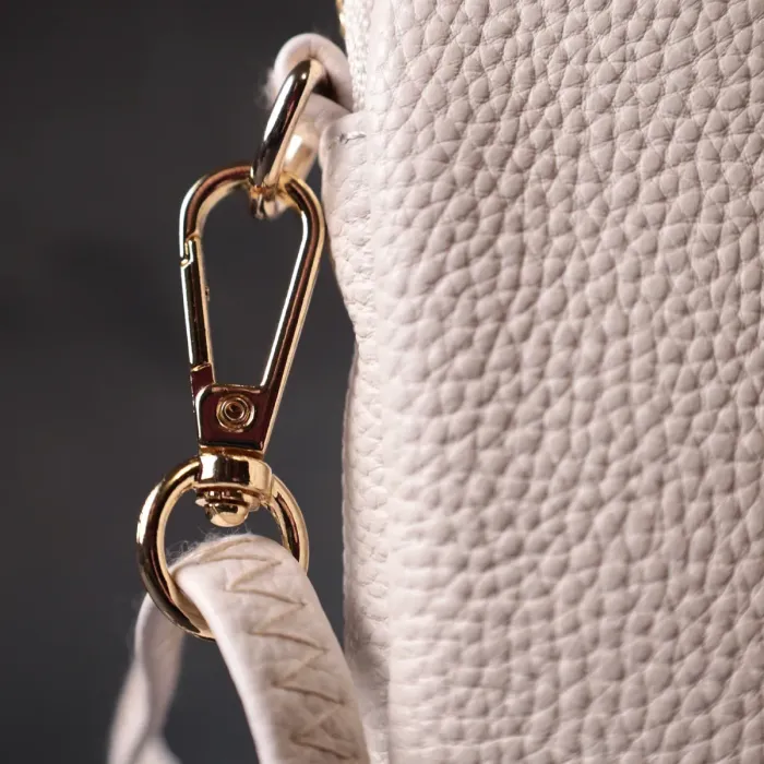 Компактна сумка цікавого формату із м'якої натуральної шкіри Vintage 22339 Біла