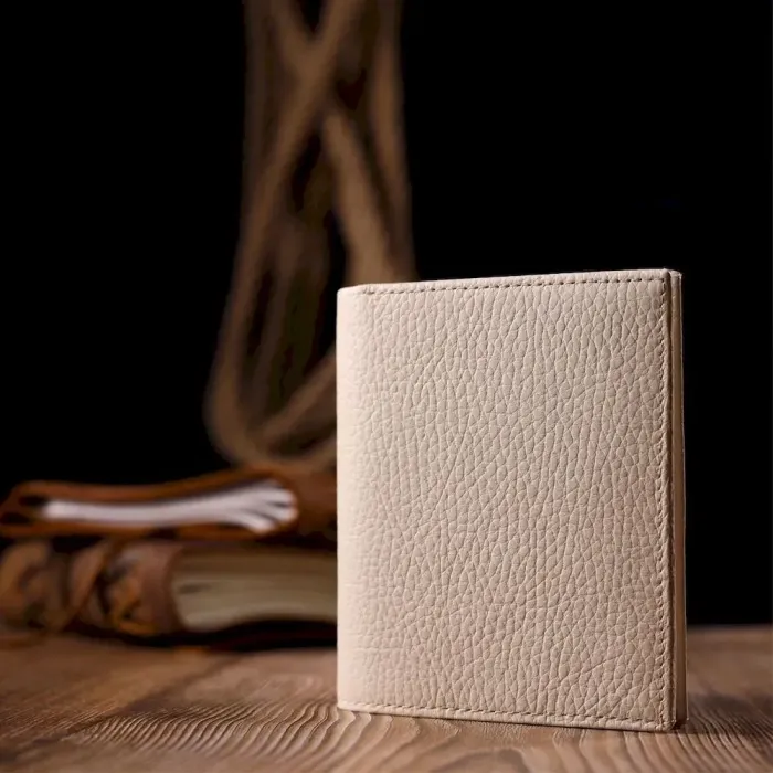 Компактный женский кошелек на магните из натуральной кожи KARYA 21189 Молочный