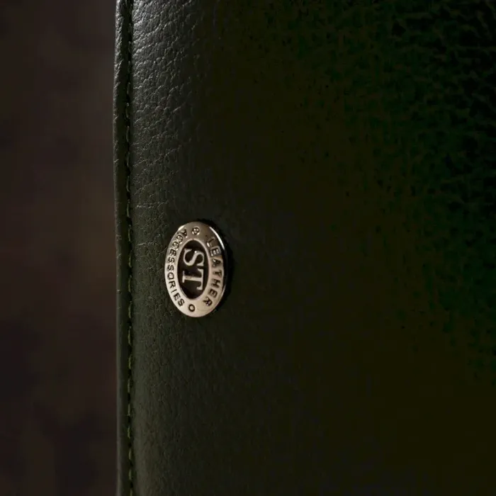 Жіночий шкіряний гаманець ST Leather 18891 Зелений