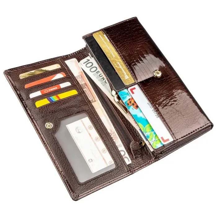 Жіночий гаманець з монетницею на клямці ST Leather 18906 Коричневий