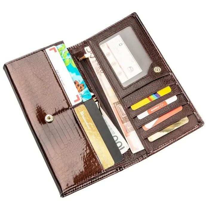 Жіночий гаманець з монетницею на клямці ST Leather 18906 Коричневий