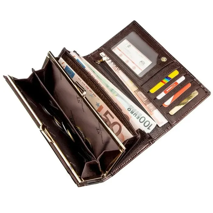 Жіночий гаманець з монетницею на клямці ST Leather 18906 Коричневий